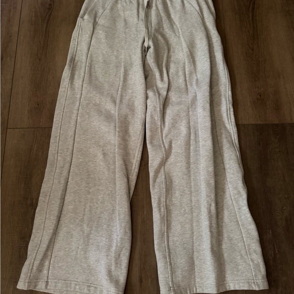Lululemon Athletica Scuba Wide Leg Pant Mid Rise Pant Full Length - Picture 1 of 4